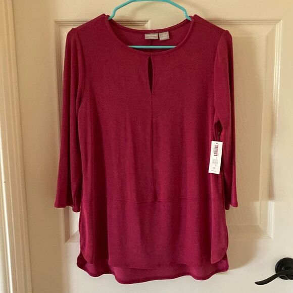 NEW Chico’s Travelers Keyhole Detail Tunic 3/4 Sleeve Top Blouse Ruby Red Size 0 - Picture 1 of 12